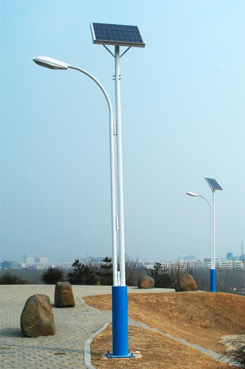QK-5米太陽(yáng)能路燈 河南乾坤太陽(yáng)能照明的高效節(jié)能解決方案
